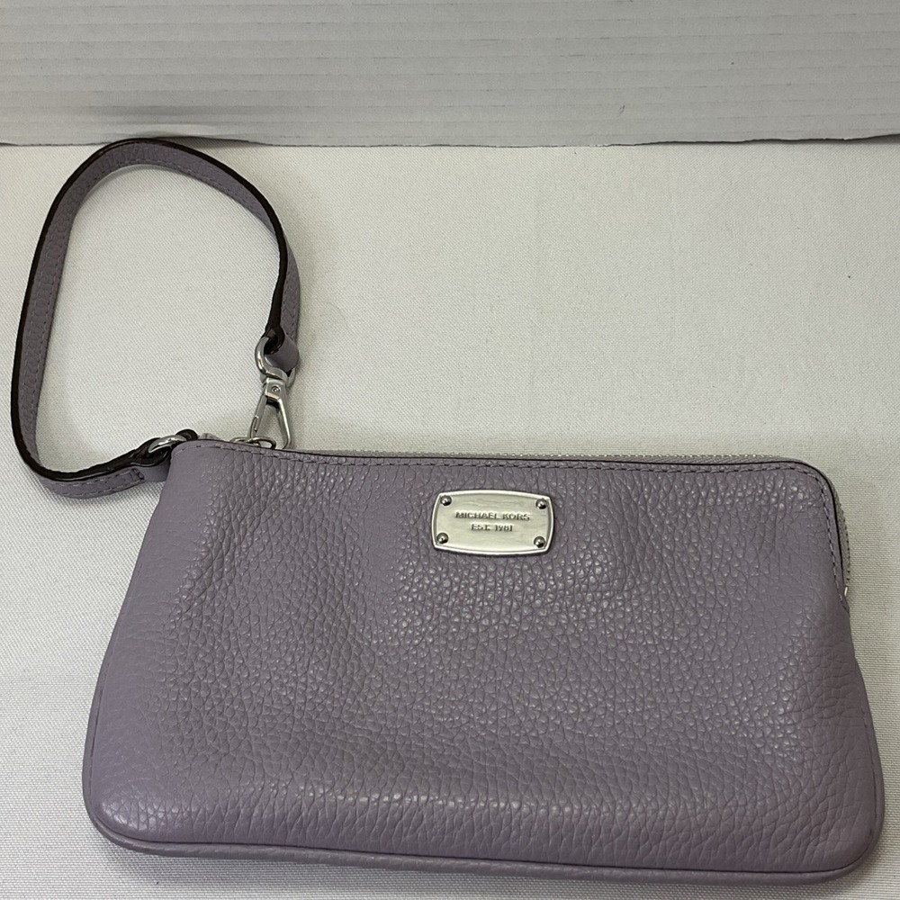Michael Kors Jet Set Pebbled‎ Light Purple Lilac Top Zip Wristlet - Picture 2 of 8